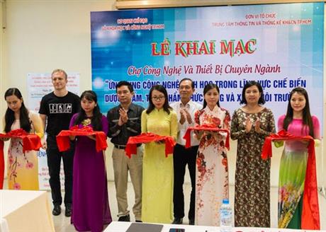 Bản ghi nhớ chuyển giao công nghệ đầu tiên trị giá 350 triệu đã được ký tại Lễ Khai mạc Techmart chuyên ngành